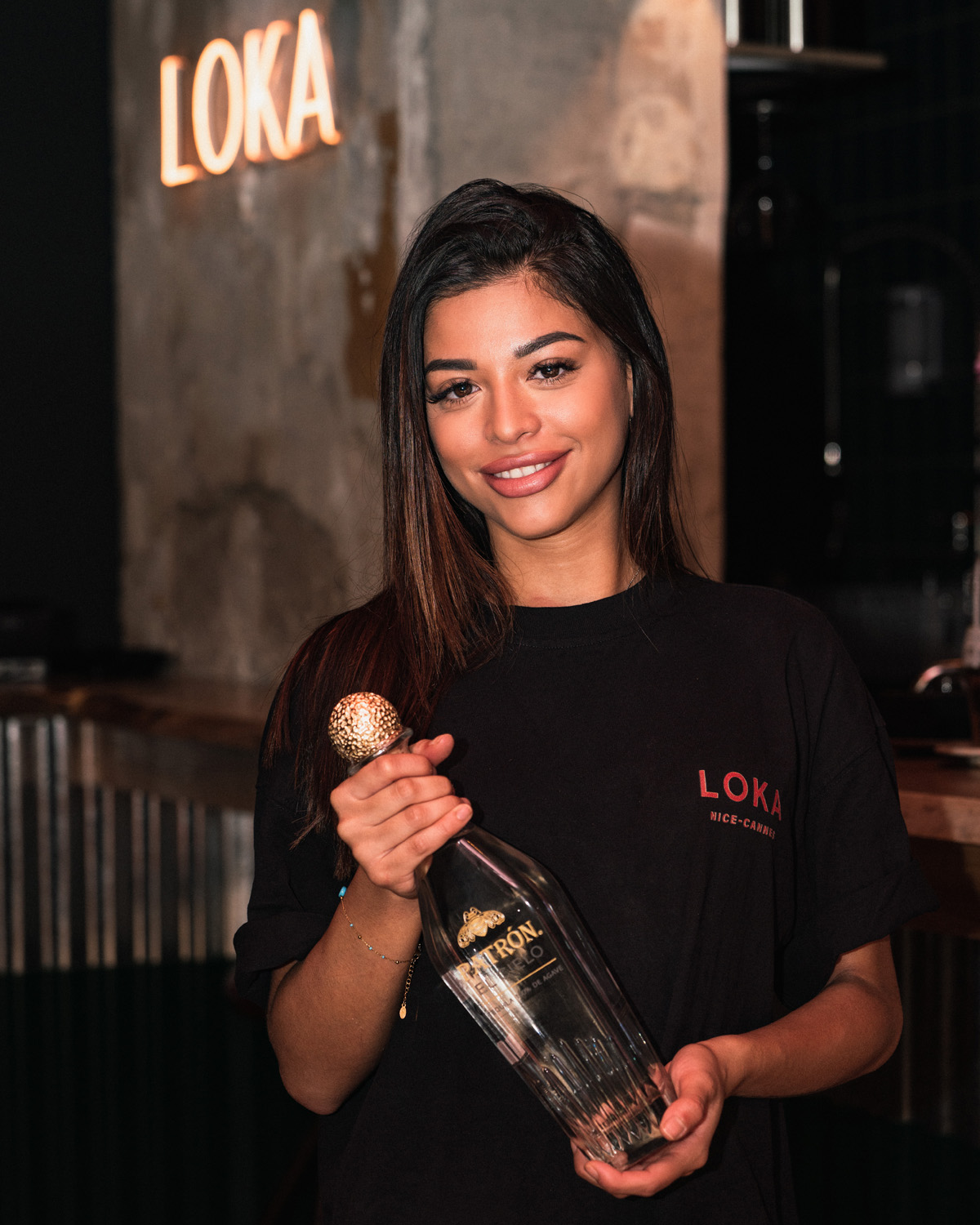 Bartender du bar à cocktails de Cannes